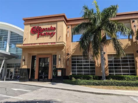 is there a cheesecake factory in lake worth florida area